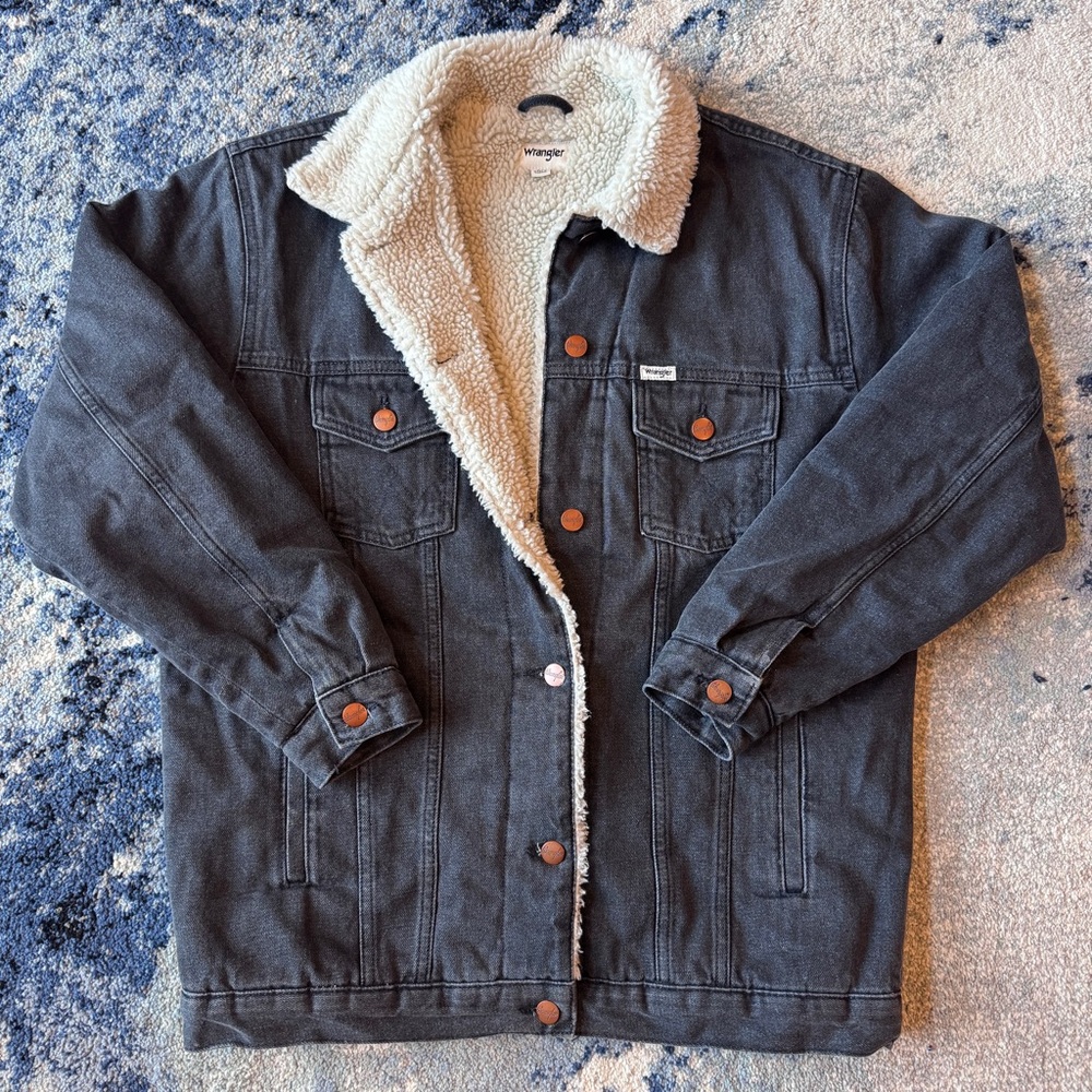 Wrangler “Heritage” Trucker Sherpa Jacket dark grey size XS